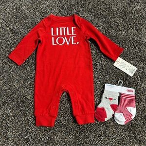 Carters Cat & Jack newborn Valentine’s Day bundle bodysuit and socks hearts baby